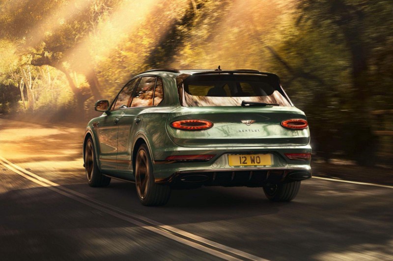 Bentley Bentayga 2021 facelift tạo hình quyến rũ hơn.