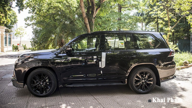 Ảnh Thân xe Lexus LX 570 Super Sport 2020