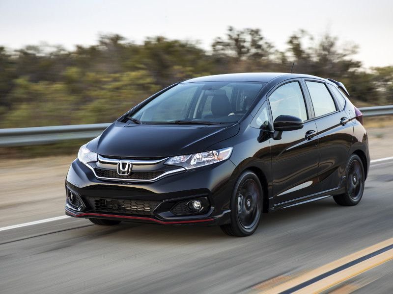 Honda Jazz nhanh nhạy trở nên an toàn hơn với giám sát điểm mù.