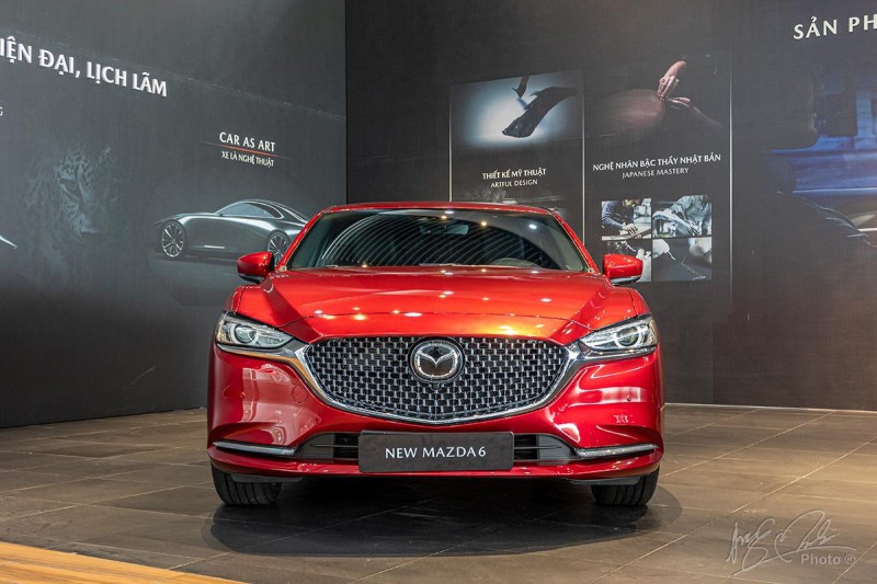 Đánh giá xe Mazda 6 2020: Đầu xe.