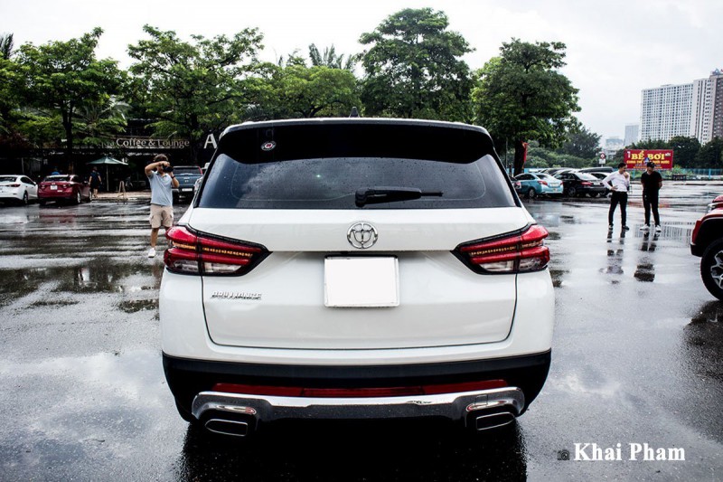 Thiết kế đuôi xe Brilliance V7 2020 1