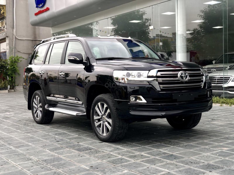 Giá xe Toyota Land Cruiser mới nhất tại Việt Nam...