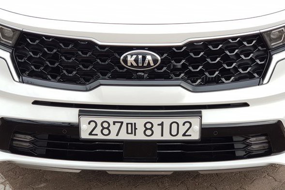 Đánh giá xe Kia Sorento 2021 về thiết kế đầu xe - Ảnh 2.