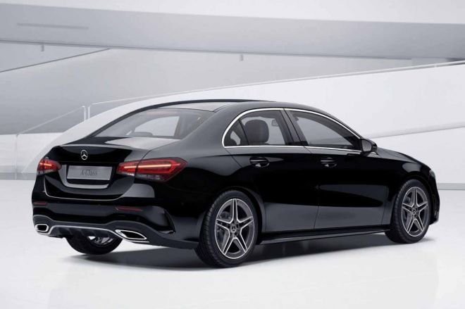 Mercedes-Benz A 180 AMG Line 2020 hấp dẫn hơn.