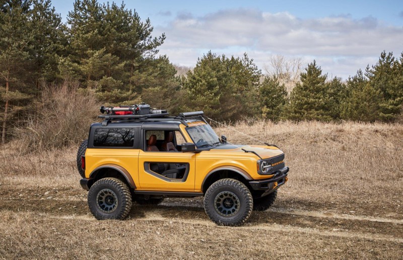 Ford Bronco 2021 có dạng 2 cửa.