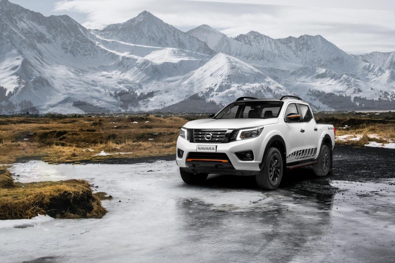 Nissan Navara Black Edition A-IVI giá 845 triệu đồng ra mắt khách Việt 1