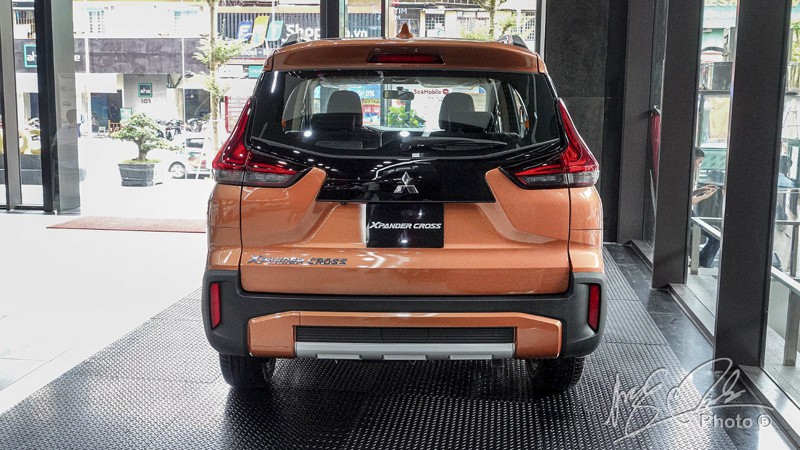 Ảnh chính diện Đuôi xe Mitsubishi Xpander Cross 2020