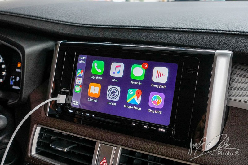 Màn hình cảm ứng 7 inch tích hợp Android Auto và Apple CarPlay.