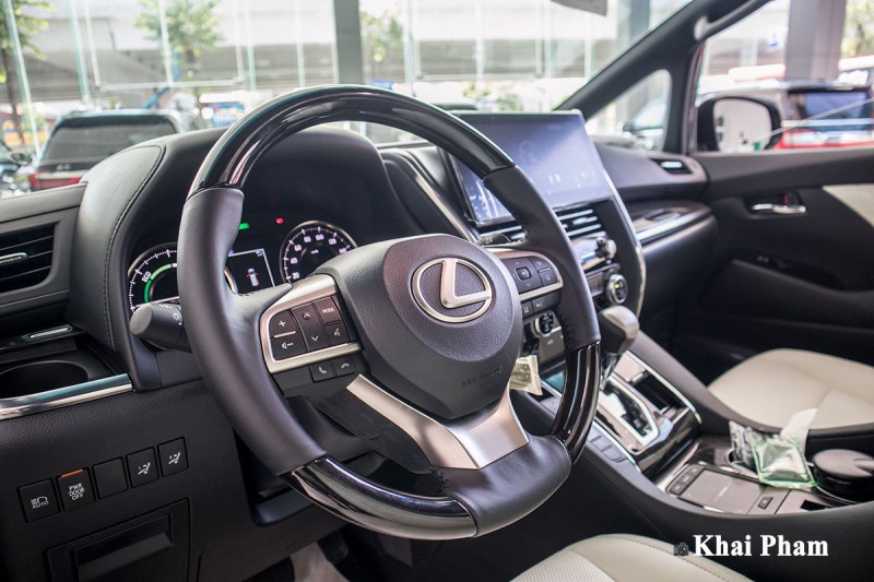 Ảnh Chính diện vô-lăng xe Lexus LM300h 2020