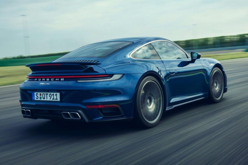 Porsche 911 Turbo 2021 đảm bảo 1 trải nghiệm lái thú vị.