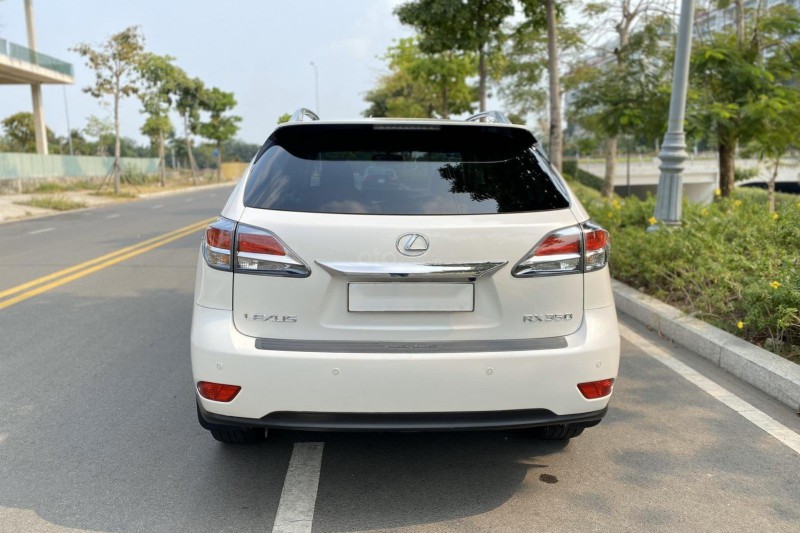 Thiết kế đuôi xe Lexus RX 350 2014 1