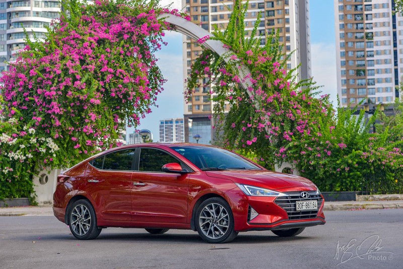 Đánh giá xe Hyundai Elantra 2020.