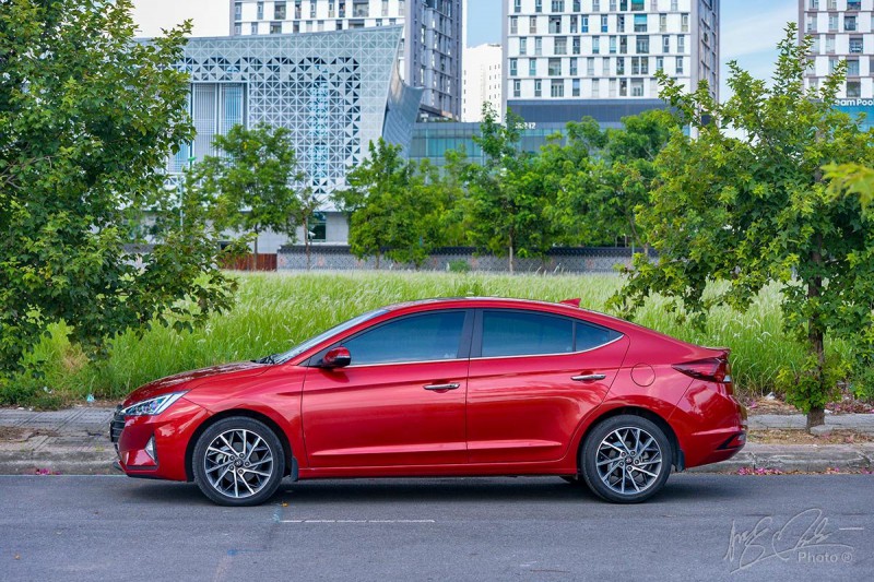 Đánh giá xe Hyundai Elantra 2020: Thân xe.