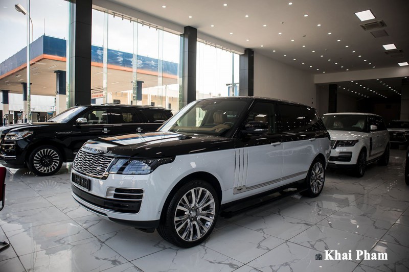 Ảnh TRƯỚC XE phải Range Rover SVAutobiography 2020 