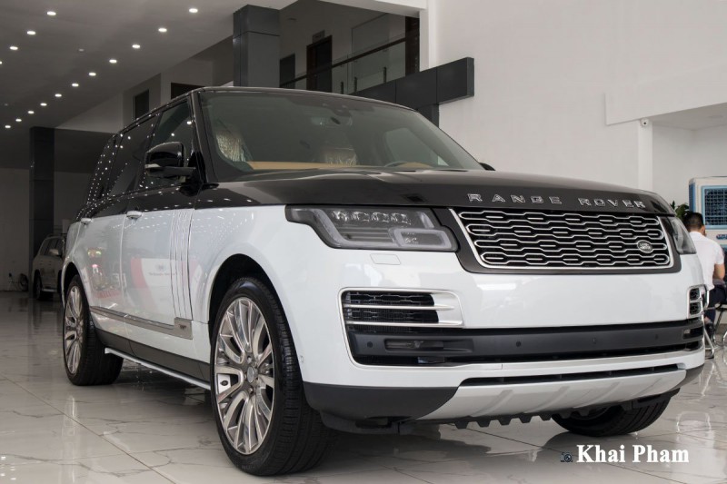 Ảnh đầu xe Range Rover SVAutobiography 2020 trái