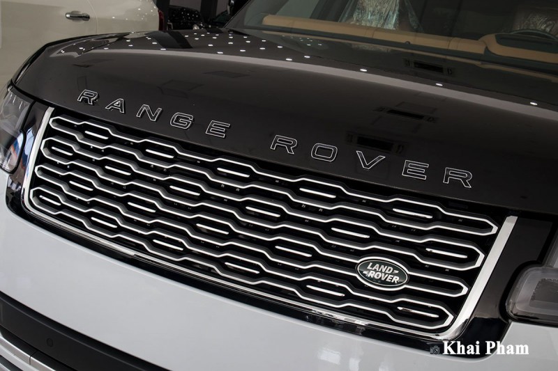 Ảnh lưới tản nhiệt xe Range Rover SVAutobiography 2020 