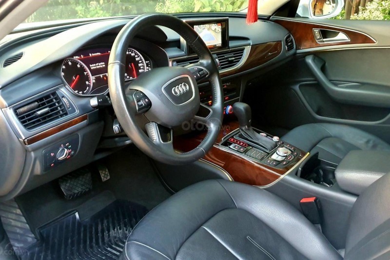 Không gian nội thất xe Audi A6 2015 1