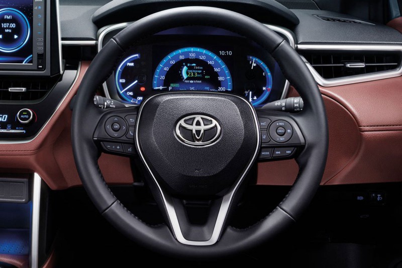 Đánh giá xe Toyota Corolla Cross 2020-2021: Vô-lăng.