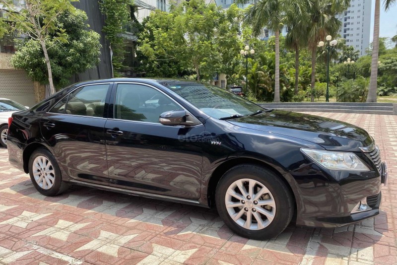 Toyota Camry 2013 rao bán 655 triệu đồng 1