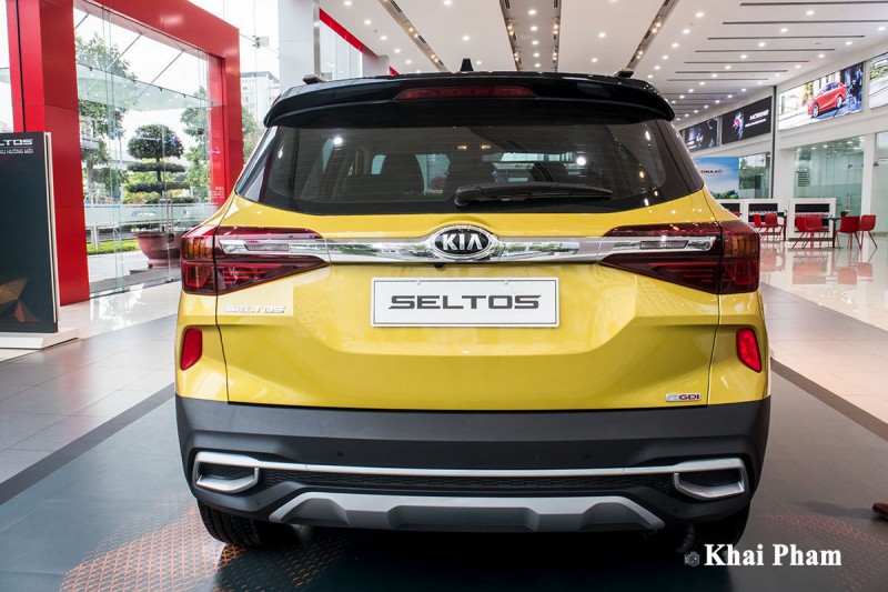 Ảnh đuôi xe Kia Seltos Luxury 2020 