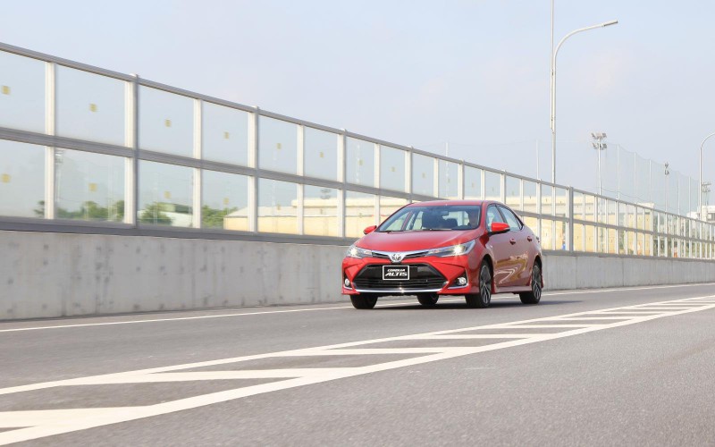 Giá lăn bánh Toyota Corolla Altis 2020.