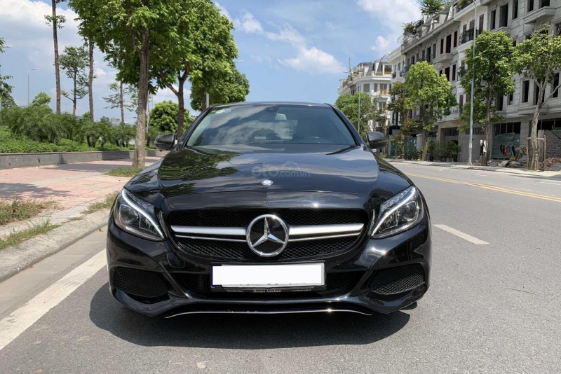 Thiết kế đầu xe Mercedes-Benz C200 2015 1