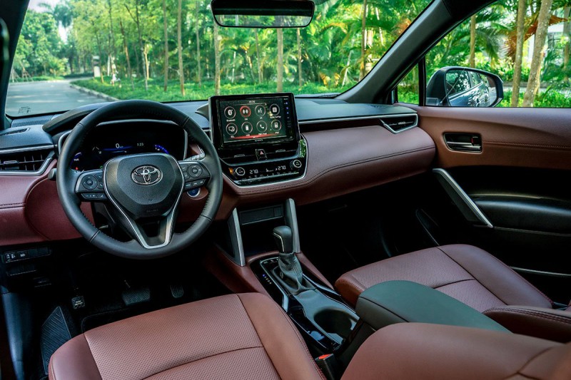 Ảnh khoang lái xe Toyota Corolla Cross 2020 