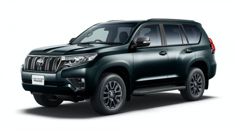 Toyota Land Cruiser Prado 2020 nâng cấp động cơ, thêm bản "full đen".