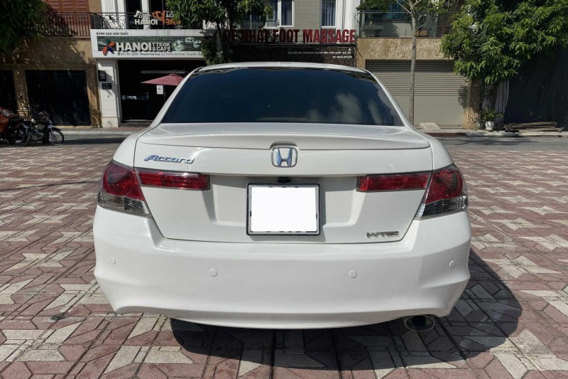 Thiết kế đuôi xe Honda Accord 2010 1