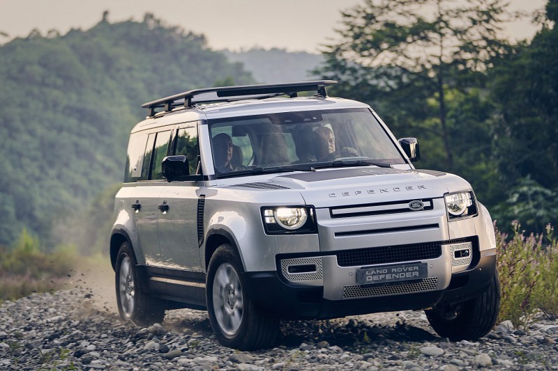 Land Rover Defender 2021 hoàn toàn mới chào giá 2,99 tỷ đồng tại Philippines.