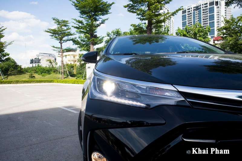 Ảnh đèn pha xe Toyota Corolla Altis 2020