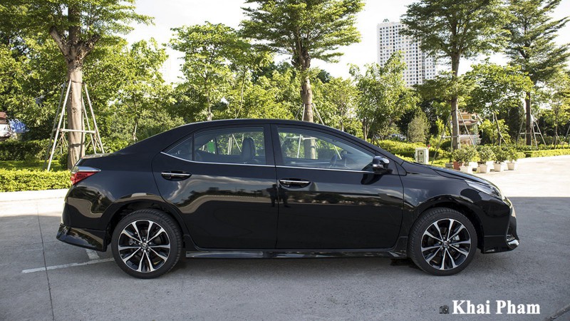 Ảnh Thân xe Toyota Corolla Altis 2020