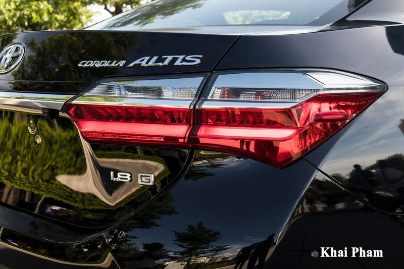 Ảnh Đèn hậu xe Toyota Corolla Altis 2020