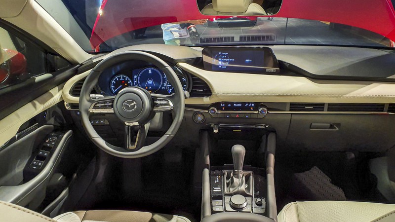 Ảnh Khoang lái xe Mazda 3