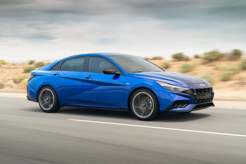 Hyundai Elantra N Line 2021 đề giá 624 triệu đồng tại Mỹ.