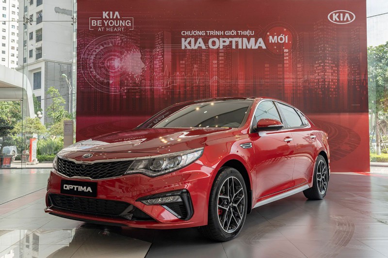 Kia Optima giảm 30 - 50 triệu đồng 1