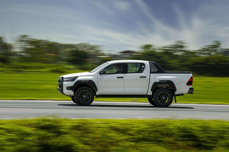 Toyota Hilux 2020 chính thức ra mắt Việt Nam, giá từ 628 triệu đồng - Ảnh 3.