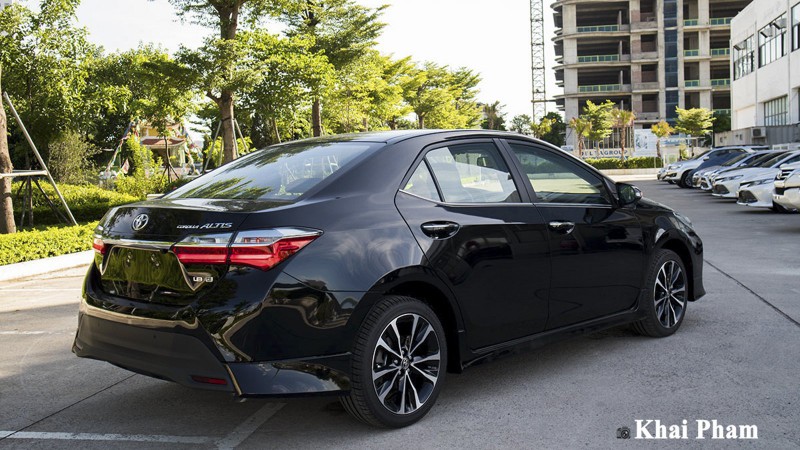 Ảnh Đuôi xe Toyota Corolla Altis 2020