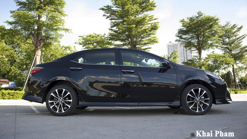 Ảnh Thân xe Toyota Corolla Altis 2020