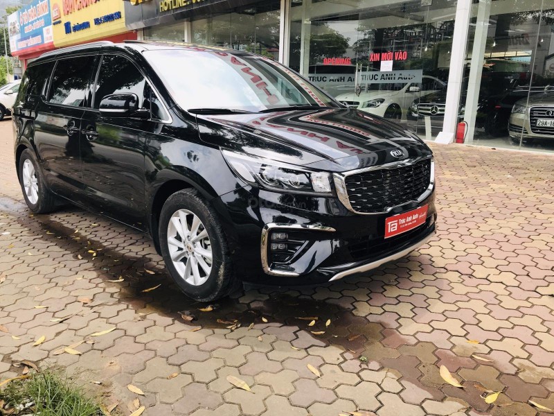 Kia Sedona: Doanh số 171 xe 1