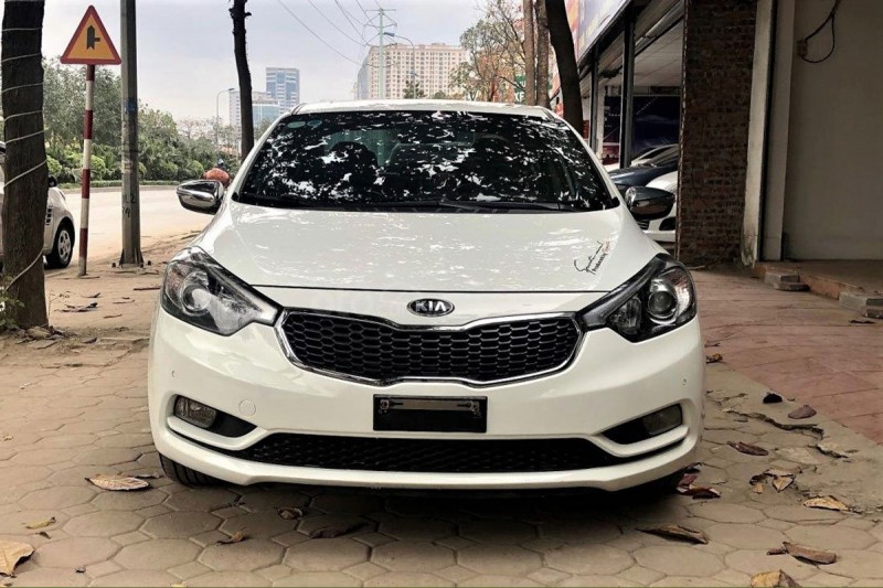 Thiết kế đầu xe Kia K3 2014 1