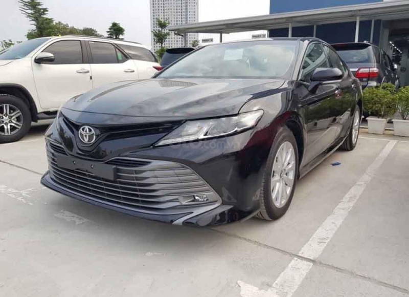 Phân khúc sedan hạng D tháng 7/2020: Toyota phản đòn, VinFast tụt hạng 1