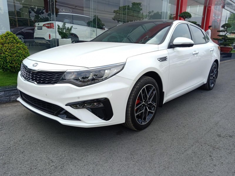 Kia Optima: Doanh số 81 xe 1