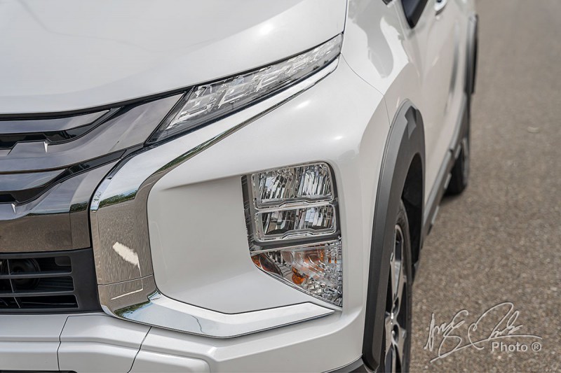 Đèn pha LED dạng tầng của Mitsubishi Xpander Cross 2020.