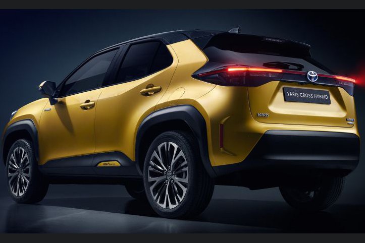 Đánh giá xe Toyota Yaris Cross 2021 về thiết kế đuôi xe.