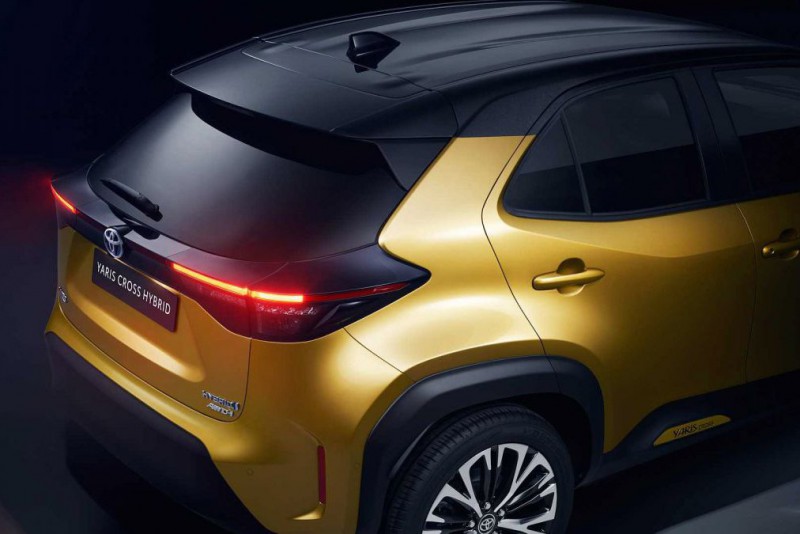 Đánh giá xe Toyota Yaris Cross 2021 về thiết kế đuôi xe - Ảnh 1.