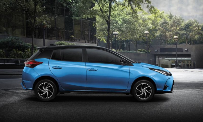 Toyota Yaris 2020 facelift giữ nguyên tạo hình thân thuộc.