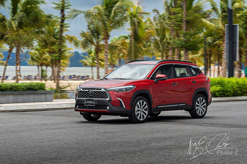 "Tân binh" Toyota Corolla Cross 2020 mới ra mắt thị trường Việt 1