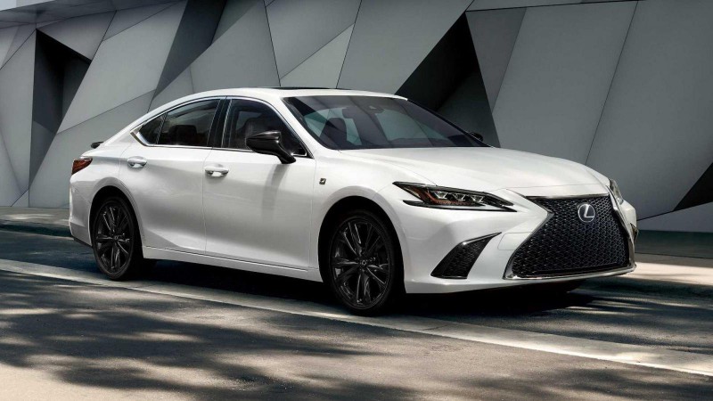 Lexus ES 2021 Black Line với tùy chọn màu trắng.