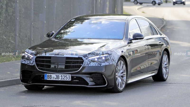 Mercedes S-Class 2021 bật mí thông số động cơ.